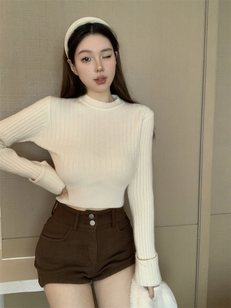 Actual shot of thickened round neck temperament bottoming shirt for women in autumn and winter new style knitted sweater with warm top inside