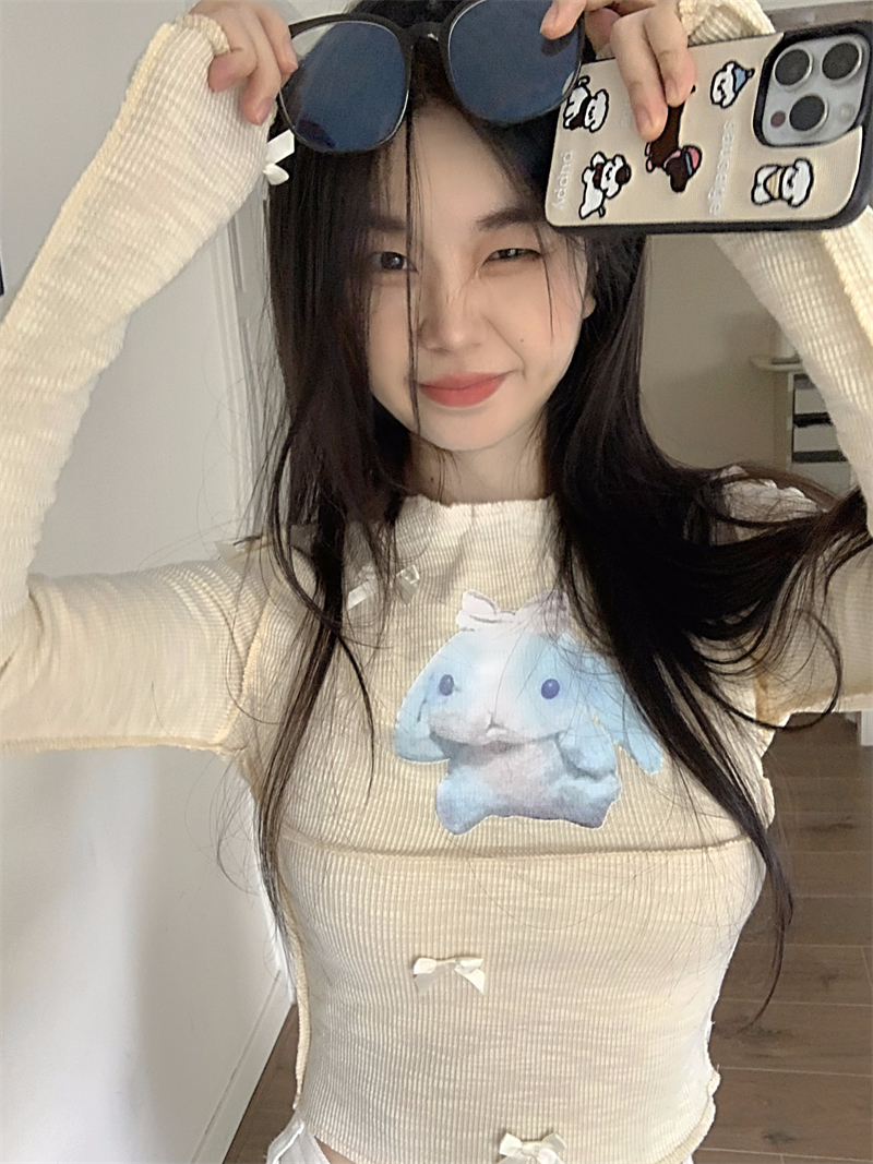 Real shot of cute bunny pit stripe bow long sleeve T