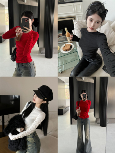 Real shot of tight-fitting round neck sweater for women with slim waist and long-sleeved bottoming shirt top