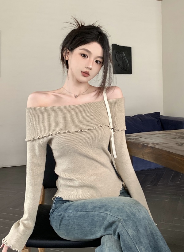 Actual shot of French one-shoulder sweater spring and summer new wood ear edge slim fit top