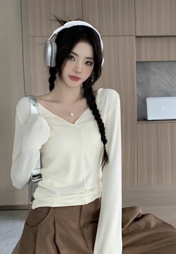 Actual shot of new spring style chic half-open collar long-sleeved T-shirt for women slim and versatile bottoming top