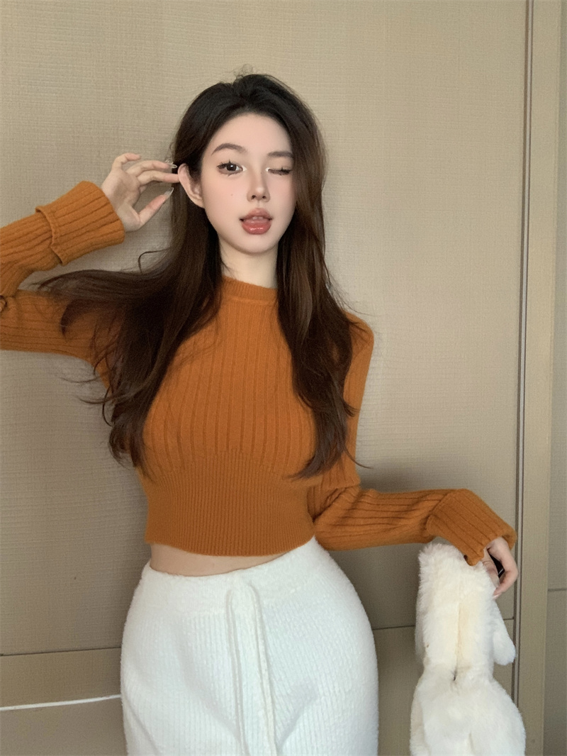 Actual shot of thickened round neck temperament bottoming shirt for women in autumn and winter new style knitted sweater with warm top inside