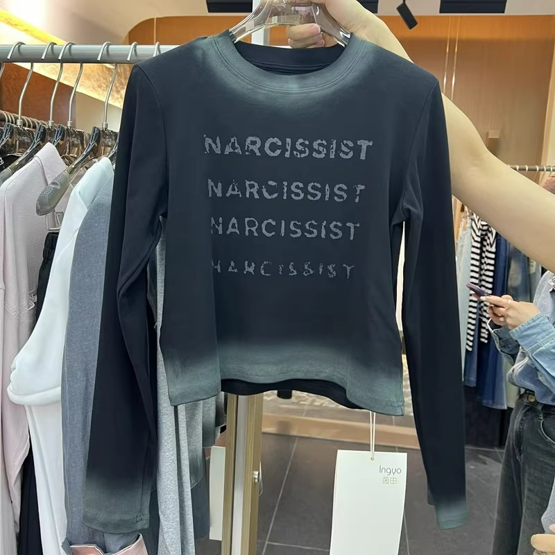 Design niche 2024 new Korean version American style old tie-dye shoulder slimming letter shoulder pad long-sleeved top for women