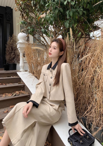 High-end temperament, small fragrance, salt style, light and sophisticated suit skirt, women's autumn plus size new slim casual two-piece set