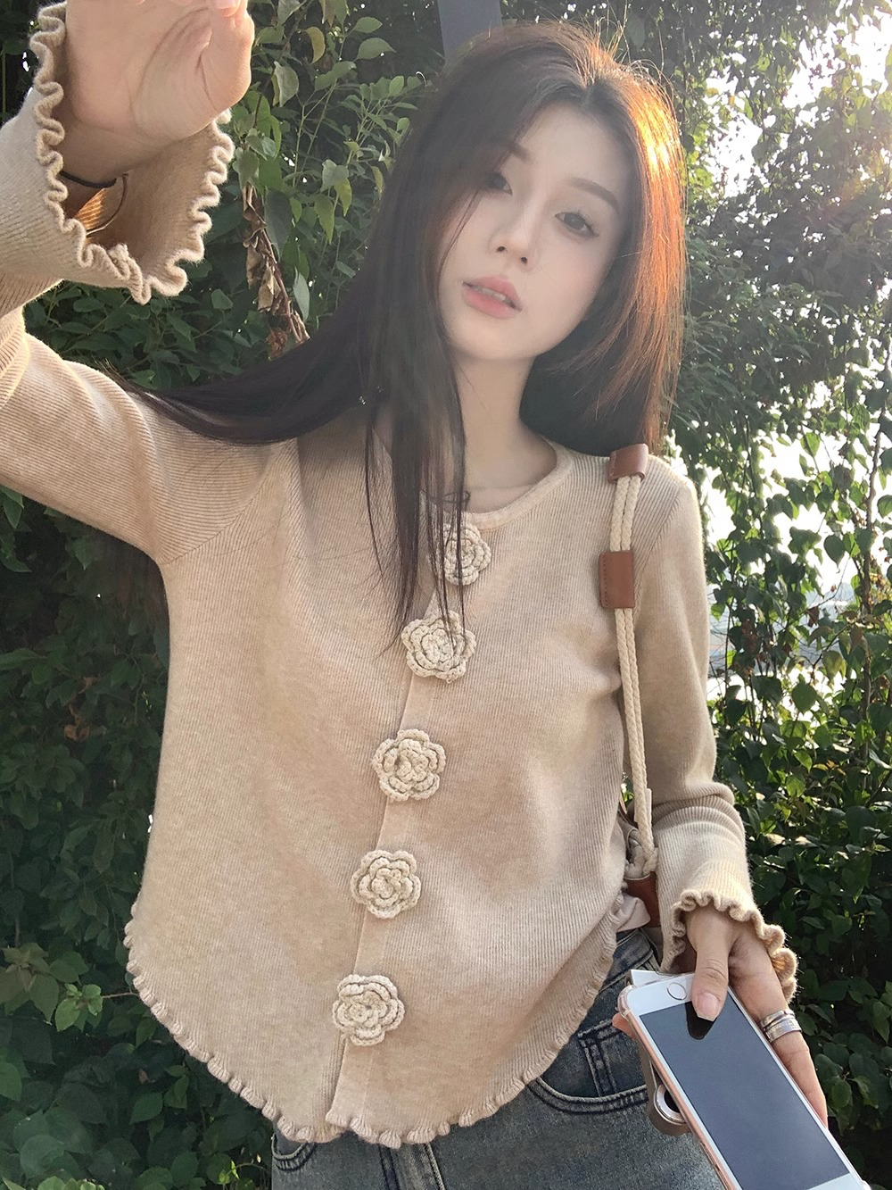 立體花朵長袖針織衫女秋季新款甜美設計感木耳邊修身顯瘦上衣