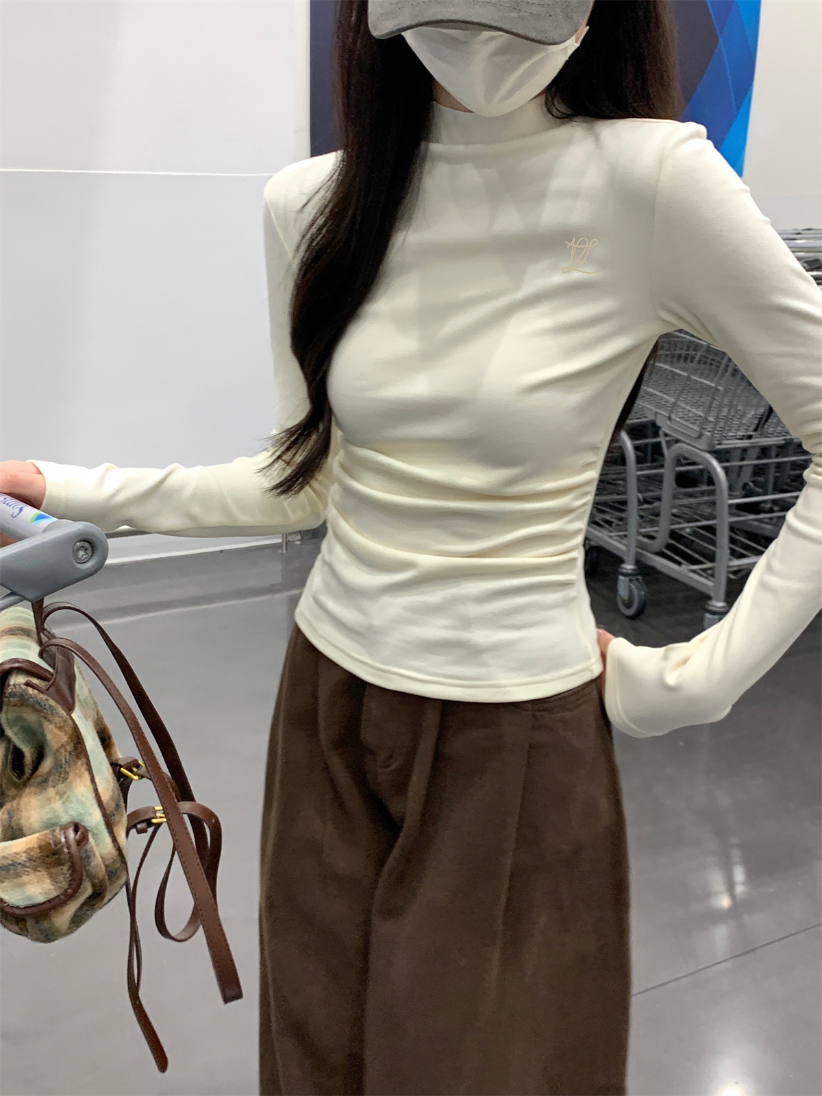 Actual shot of autumn and winter Korean style half turtleneck embroidered pleated slim German velvet inner T-shirt bottoming shirt for women