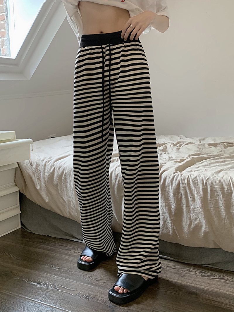Real shot of three standard Internet celebrity ins casual pants, loose striped splicing elastic drawstring pants, versatile wide-leg pants