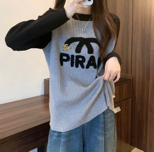Original workmanship, large size, Korean version, round neck, letters, belly-covering, long-sleeved bottoming shirt for fat girls, slimming contrast top