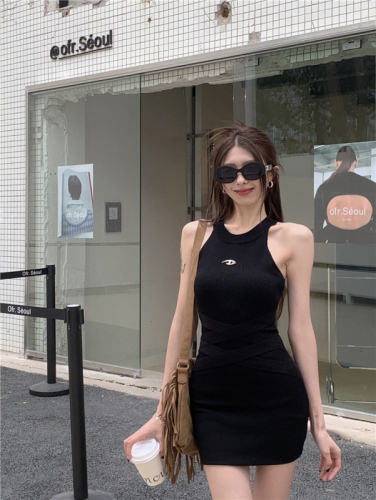 Actual shot of spring new style ~ hot girl sexy temperament halter neck slim off-shoulder knitted hip dress
