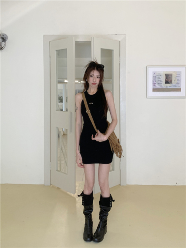 Actual shot of spring new style ~ hot girl sexy temperament halter neck slim off-shoulder knitted hip dress