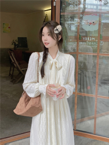Real shot!  Korean gentle style apricot lace dress French waist slimming plus thin velvet bottoming long skirt