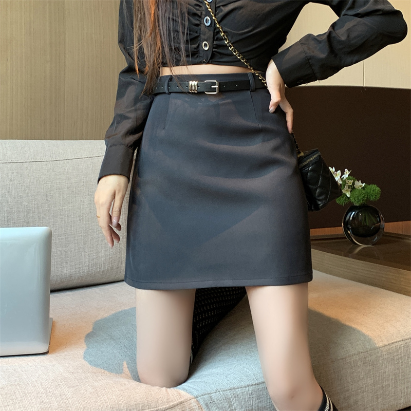 Actual shot of a-line skirt for women in early spring, new high waist hip skirt, straight cover, anti-exposure suit short skirt