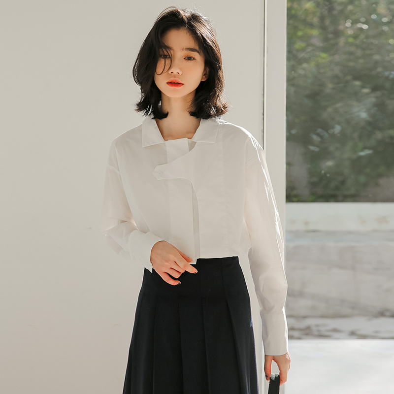 Actual shot of designer niche shirts for women, new autumn styles, versatile slimming long-sleeved tops, loose shirts