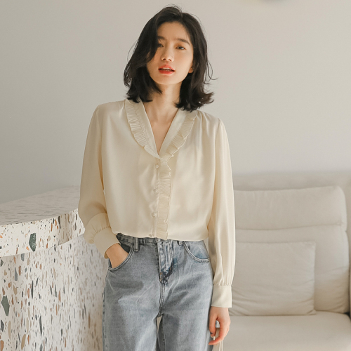 Actual shot of 2024 spring chiffon shirt for women with niche design long-sleeved retro French v-neck top candy-colored shirt