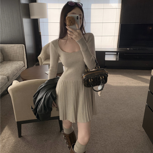 French style long-sleeved gray knitted dress for women autumn slim pleated skirt with short skirt and bottoming skirt