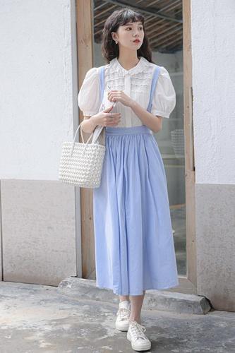 Real shot of spring fresh new French girl baby blue cotton elastic waist adjustable suspender dress