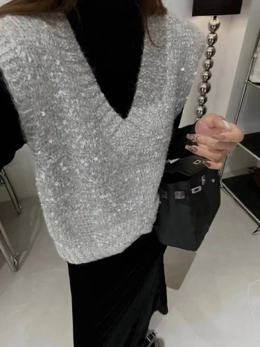 V-neck sequined knitted vest autumn and winter new style women's sleeveless heavy industry French style loose vest sweater top