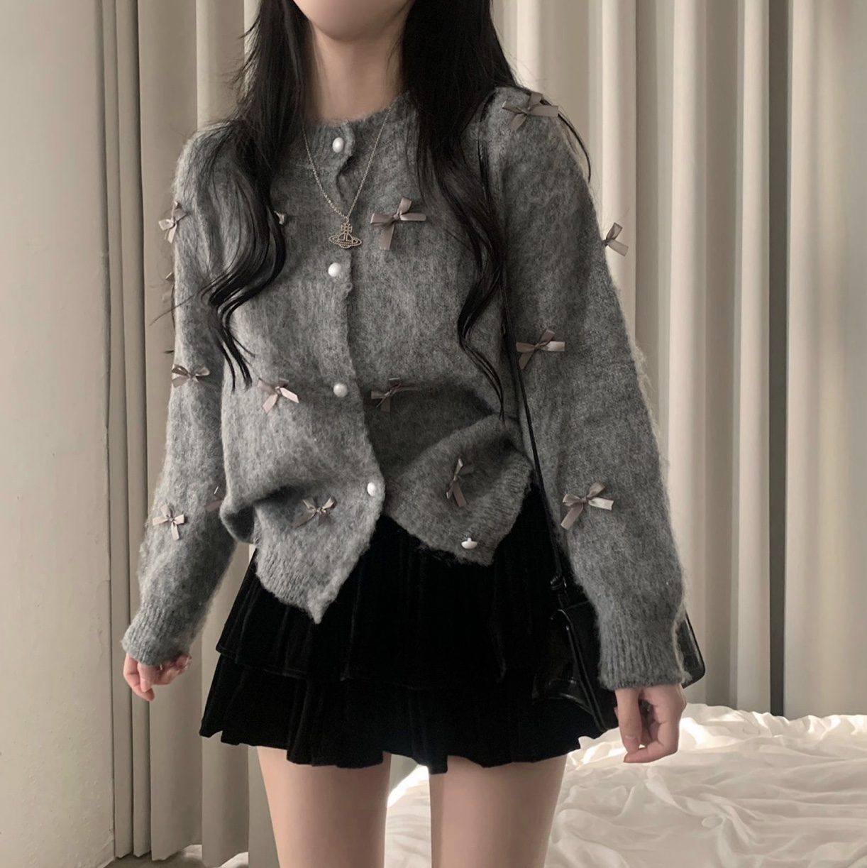 Bow-tie soft waxy gray sweater for women autumn and winter 2024 new French design loose short sweater top