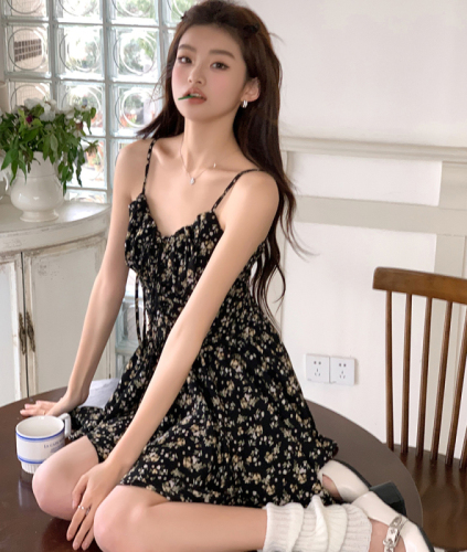 Actual shot of 2024 summer new style black floral dress for women tea break short skirt hot girl suspender skirt