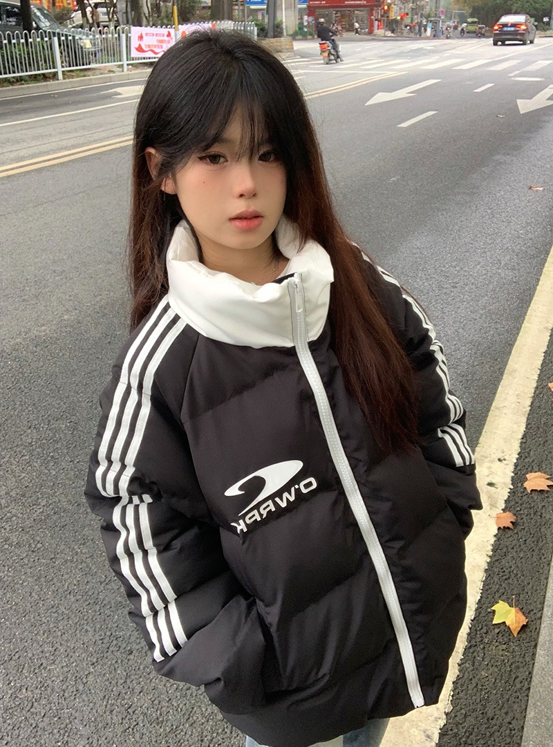 American street style three-stripe spliced ​​down jacket for women in autumn and winter, loose design, niche warm cotton coat.