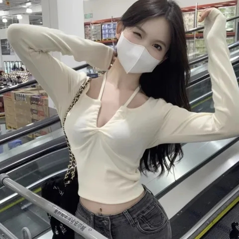 Korean gentle style strappy halterneck V-neck long-sleeved T-shirt for women in spring and autumn design niche slim short bottoming top