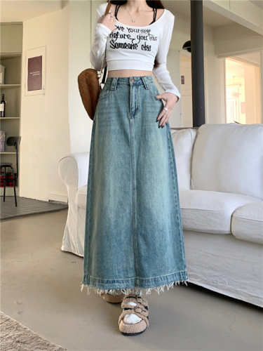 Actual shot~New high-waisted slimming and versatile raw edge slit denim A-line mid-length skirt