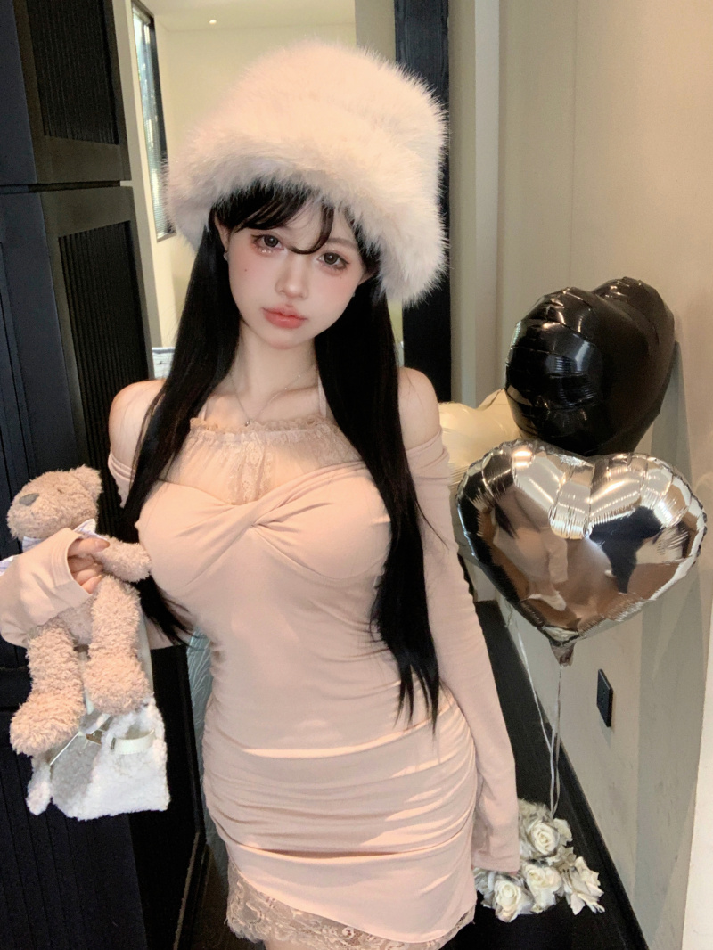 實拍 純欲辣妹露肩蕾絲掛脖連衣裙女早春新款修身顯瘦包臀裙