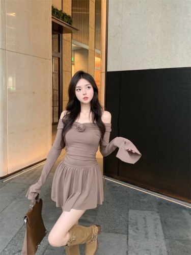 Actual shot ~ 2024 spring new style retro hottie style one-shoulder dress for women with slimming design and short skirt