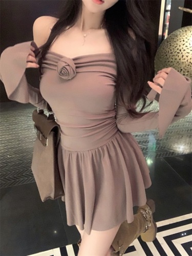 Actual shot ~ 2024 spring new style retro hottie style one-shoulder dress for women with slimming design and short skirt