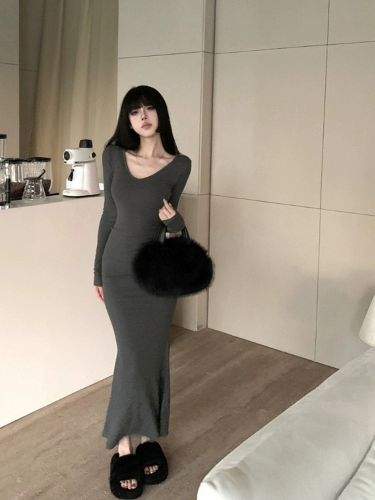 魚尾純欲風辣妹子連衣裙法式春秋季收腰包臀裙顯瘦打底新款長裙子