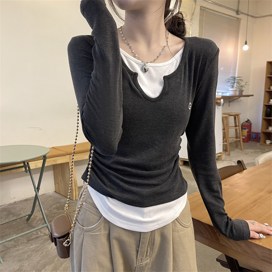 Actual shot of spring style round neck slim pleated chic versatile fake two-piece contrasting color bottoming shirt T-shirt top