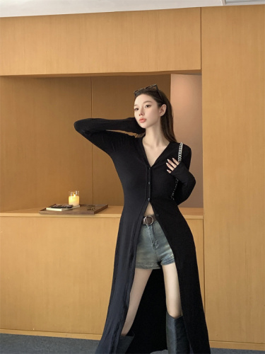 Real shot of V-neck, lazy, slim, long, high-waisted and slim cardigan sweater dress