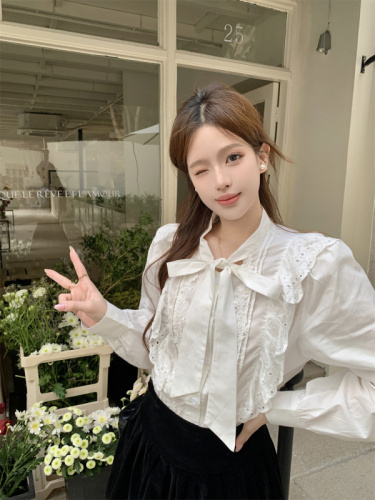 Actual shot of 2024 spring new fashionable Chinese style white shirt with design lace bow cardigan long sleeves for women