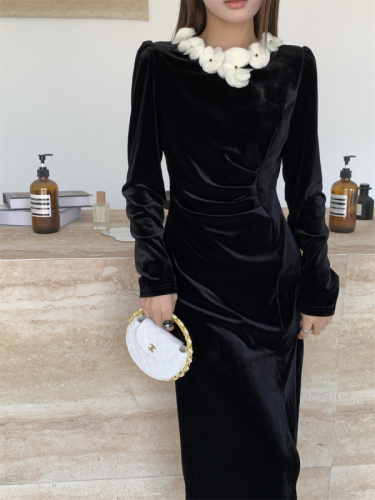 Real shot!  French Hepburn style three-dimensional flower decorated black velvet dress with slit waist and slimming long skirt