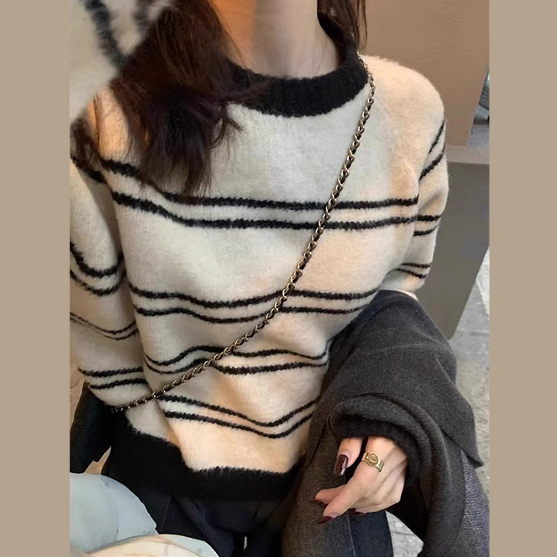 Contrast color striped sweater women's autumn and winter new style lazy style thickened inner bottoming sweater top