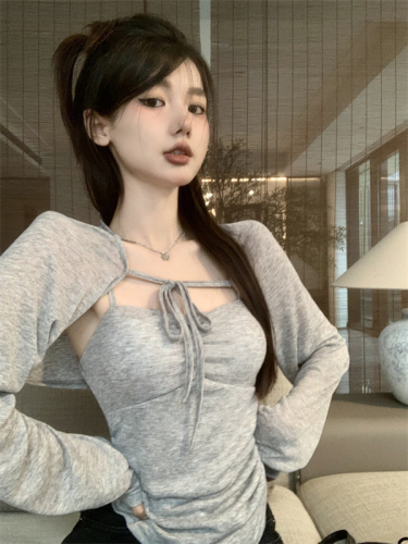 Actual shot of spring design strapped chic gray long-sleeved two-piece slimming T-shirt top suit