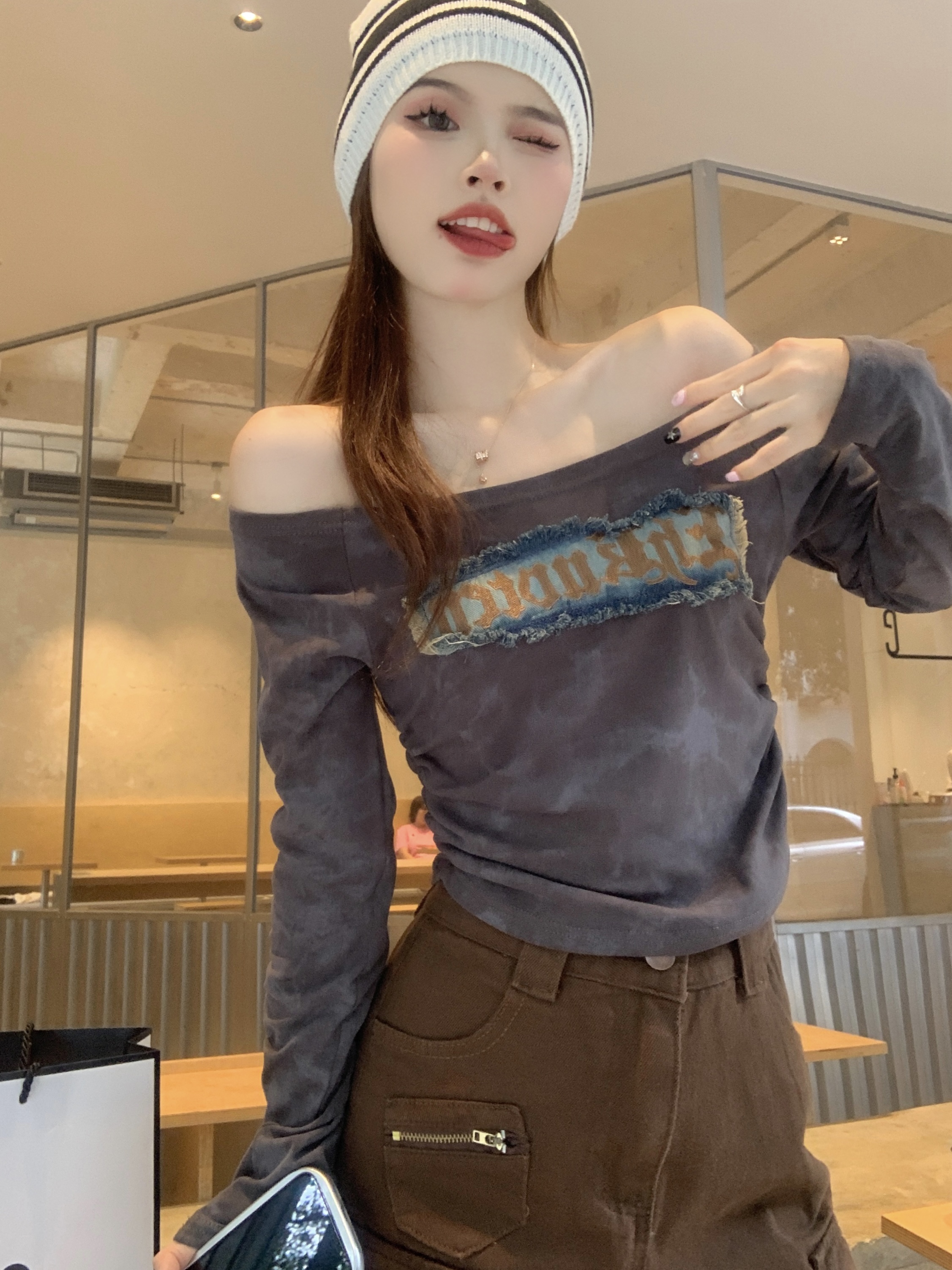 Actual shot of new one-shoulder tie-dye letters slim-fitting short bottoming shirt long-sleeved T-shirt for women