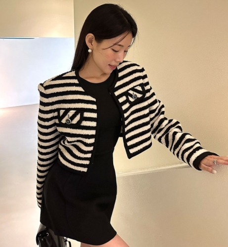 !  South Korea's Dongdaemun autumn and winter new short style retro style striped short jacket