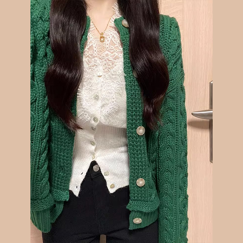 French high-end V-neck lace inner knitted bottoming sweater cardigan autumn and winter sexy slim white top for women