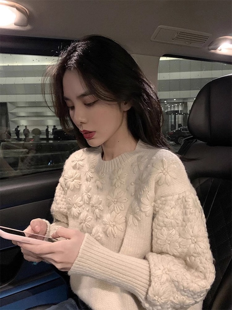 Embroidered sweater for women autumn and winter new pullover sweater top for women heavy crocheted sweater with bottoming shirt