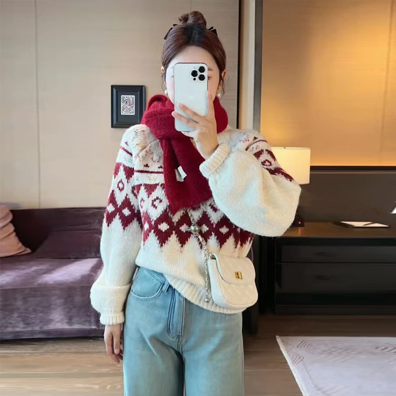 New Year's Sweater Women's Autumn and Winter New Lazy Style Thickened Inner Bottoming Shirt, Chic and Beautiful Top