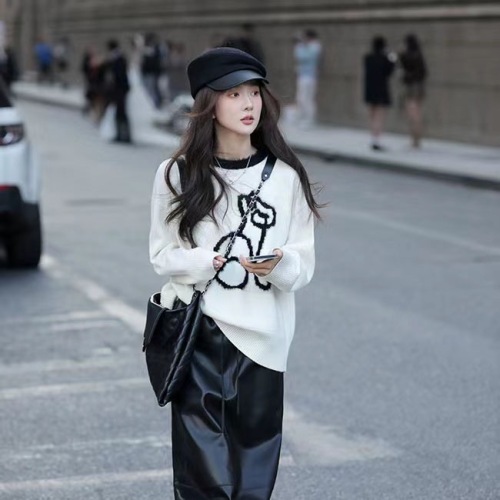 Xia Shiwen Hakimi Wool Round Neck Contrast Color Imitation Mink Jacquard White Lazy Style Loose Sweater Women Winter