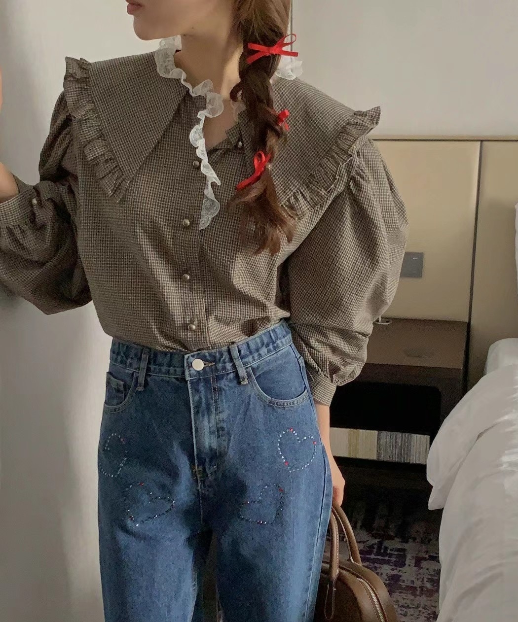 !  Korean Dongdaemun autumn retro doll collar lace plaid shirt puff sleeve shirt