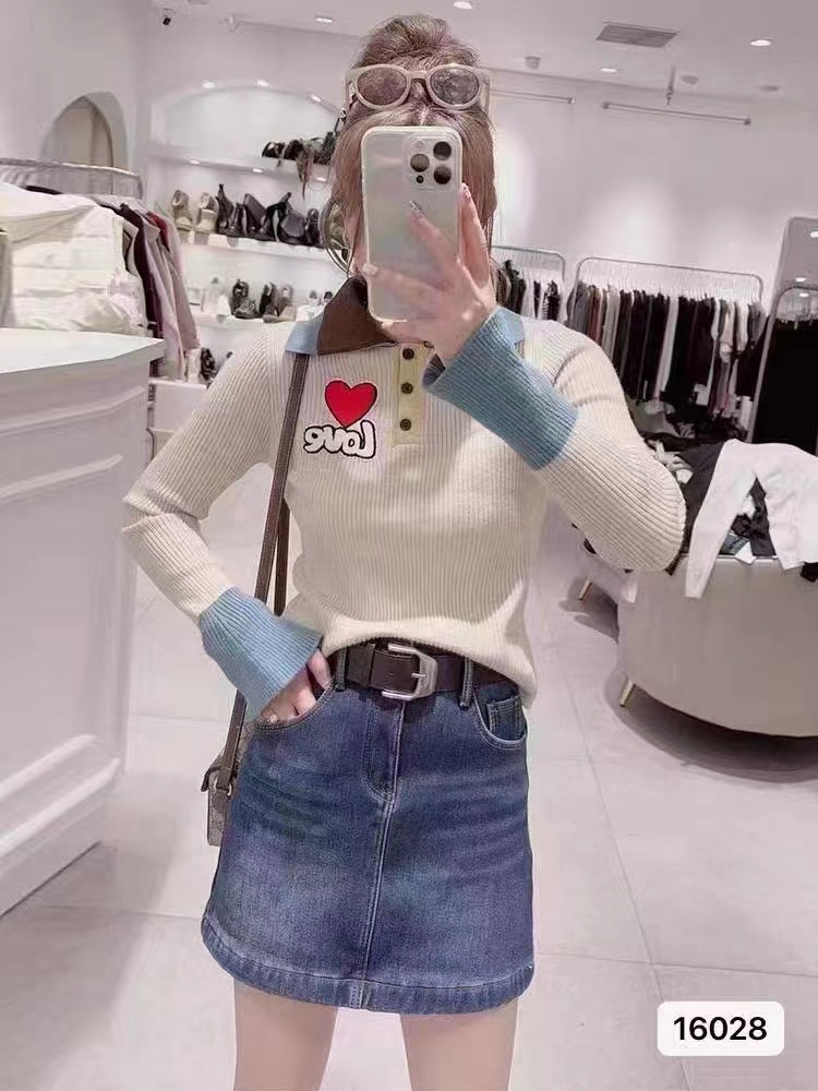 2024 new autumn and winter Korean style double lapel label heart color matching long-sleeved top for women