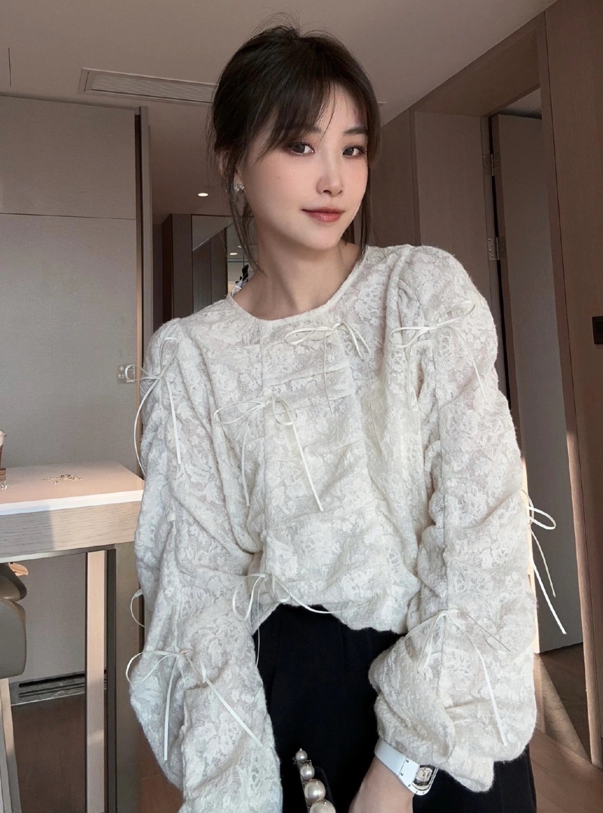 LONG.COM Small Bow Knot Home European Products 2024 Early Spring New Style Bubble Shoulder Lace Crochet Loose Bottoming Shirt