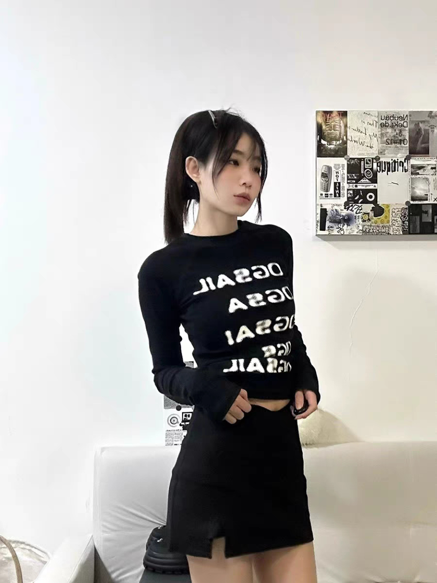 Pure cotton high-quality black printed tops for women in autumn with slim-fit hot girl long-sleeved T-shirts