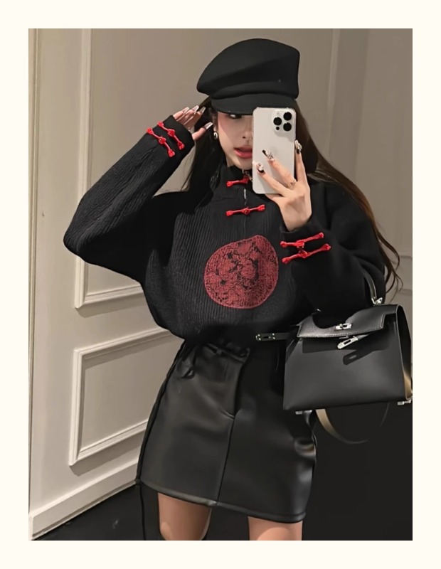 New Chinese style national style knitted sweater design drawstring stand collar sweater for women 2024 new autumn and winter button top trendy