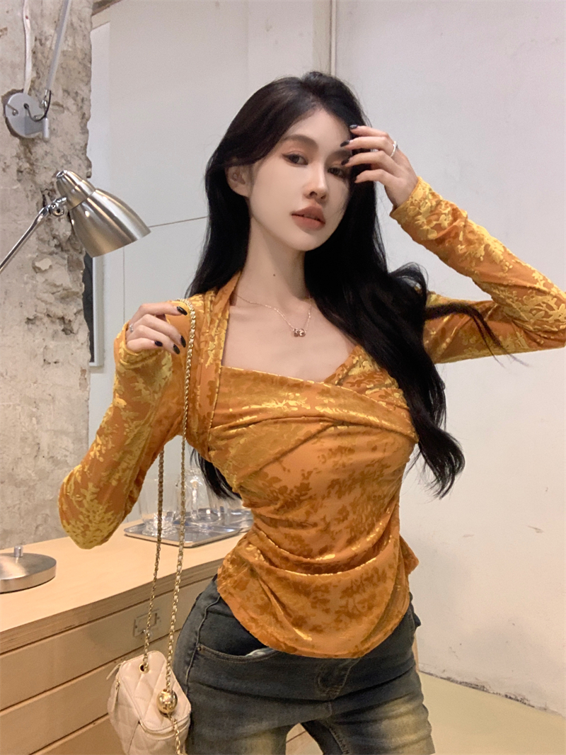 Actual shot of discreet collarbone exposed niche design long-sleeved T-shirt velvet jacquard casual top