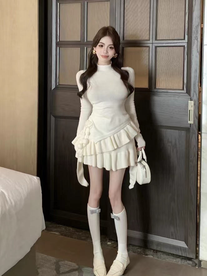 Actual shot of gentle half-high collar irregular waist knitted sweater + wavy three-dimensional flower skirt suit