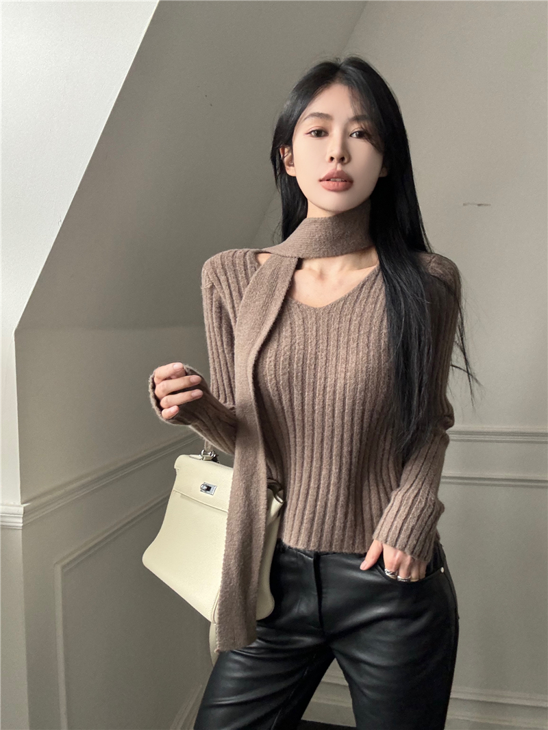 Actual shot of Korean age-reducing knitted sweater for women in spring, slimming, soft and waxy long-sleeved top